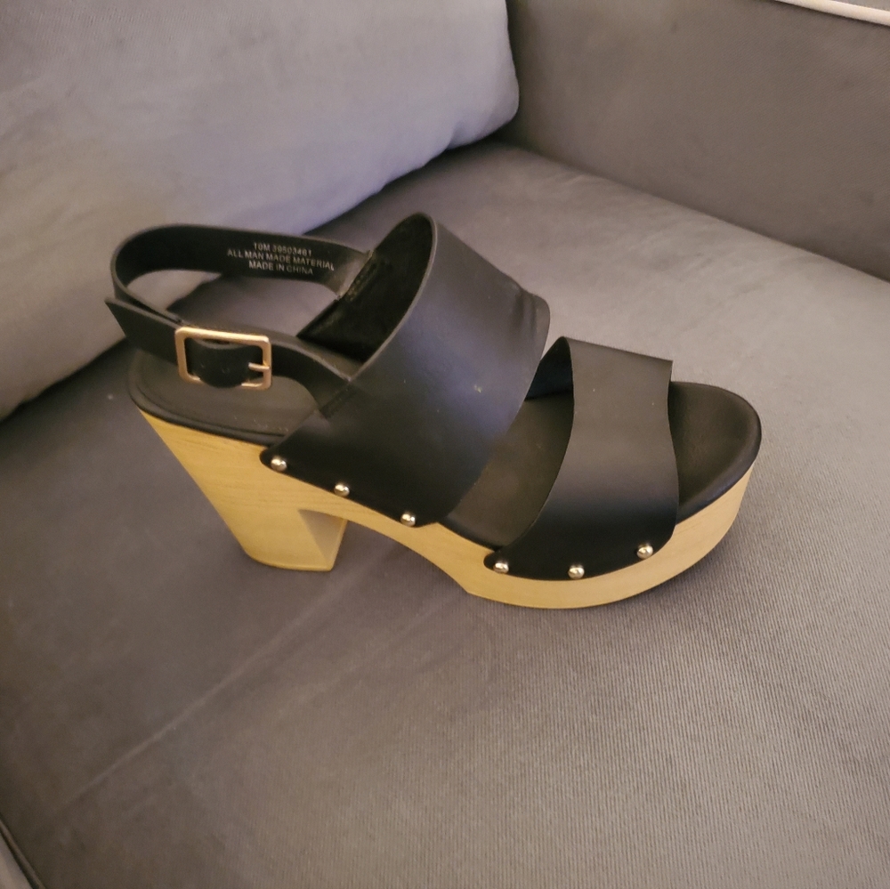 Sexy black wedges